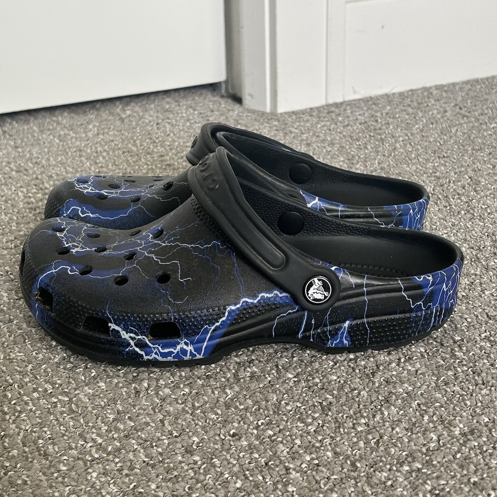 Crocs Classic Out of this World II Clogs Unisex M5 W7 Jr5 Black Blue Lightening